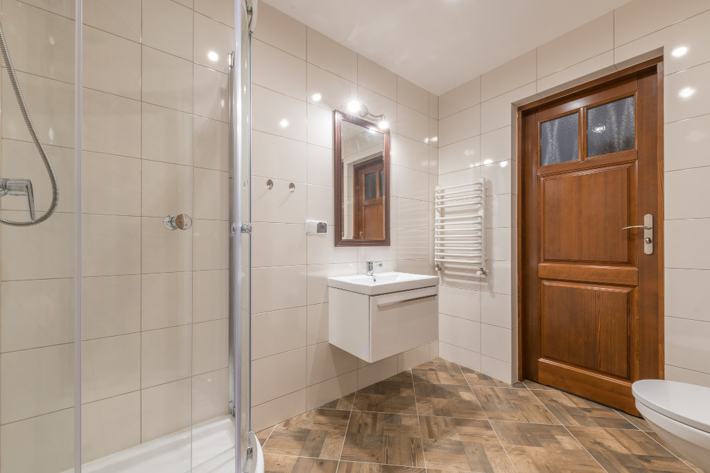 Pokój 3-osobowy z łazienką poza pokojem